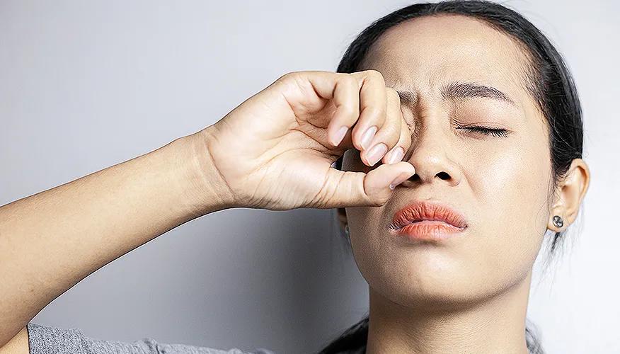 Symptoms of eye pain