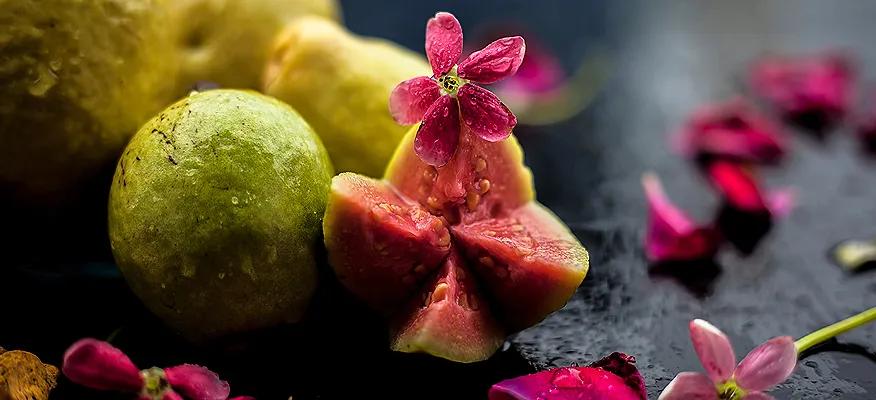 Discovering the Skin Benefits of Guava Leaves