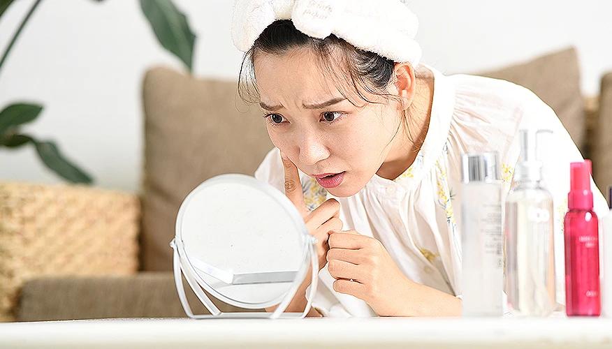 Is makeup bad for acne-prone skin