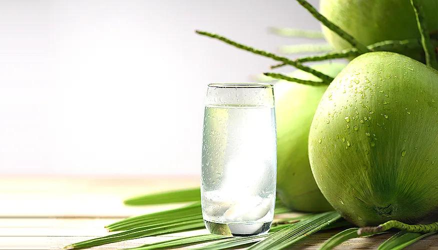 How to incorporate coconut water into a diabetes-friendly diet
