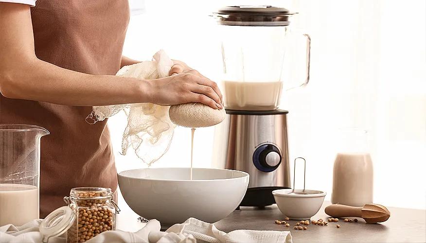 How to make, store and incorporate soy milk into your diet