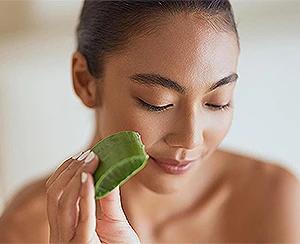 Top Home Remedies to Remove Acne Scars Naturally