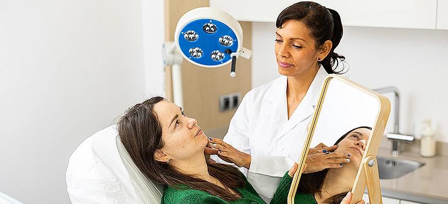 Recognizing Key Signs to Visit a Dermatologist for Acne